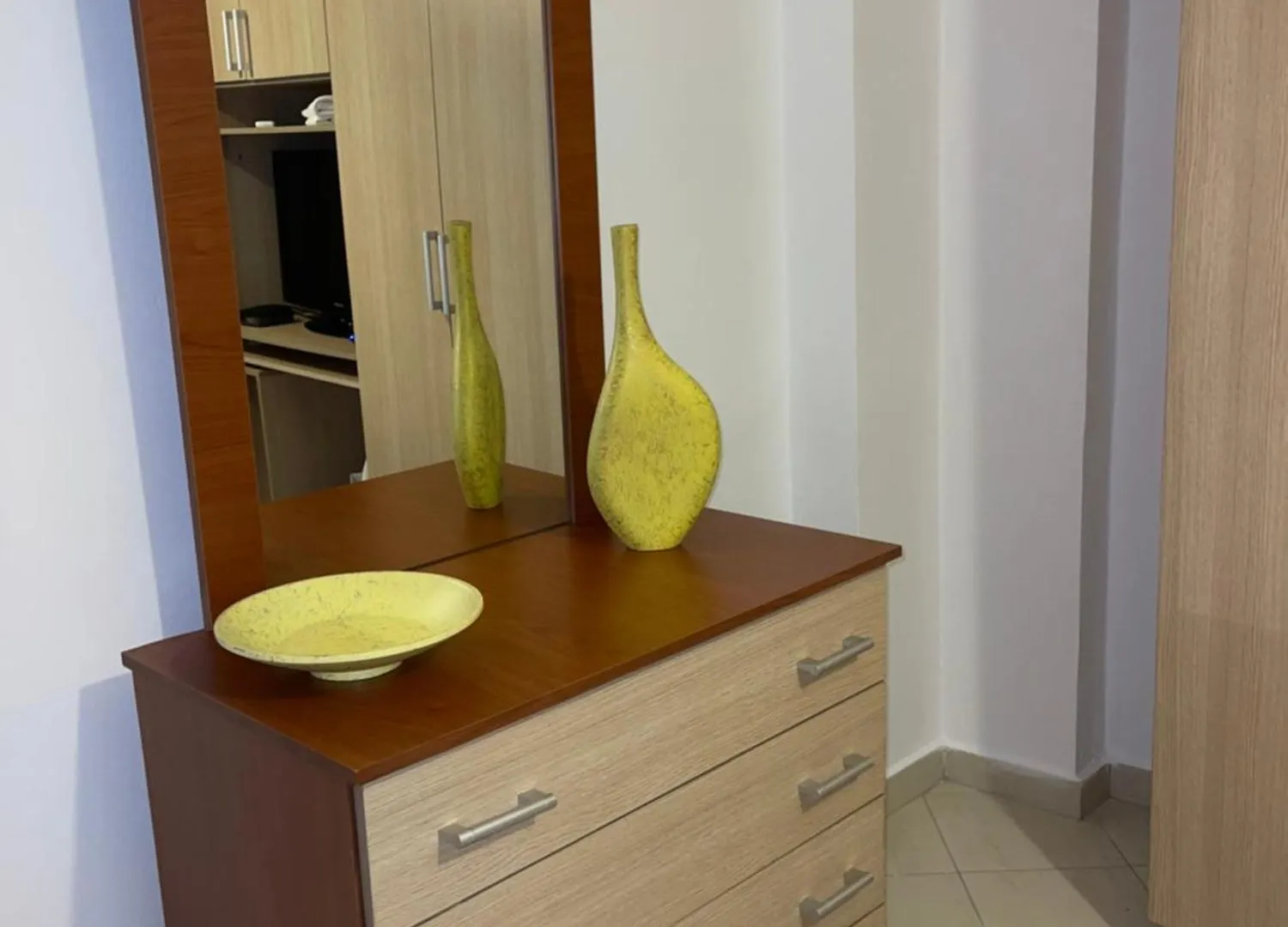 Apartment Crystal Comfort Stylish Spotless Tirana Albania